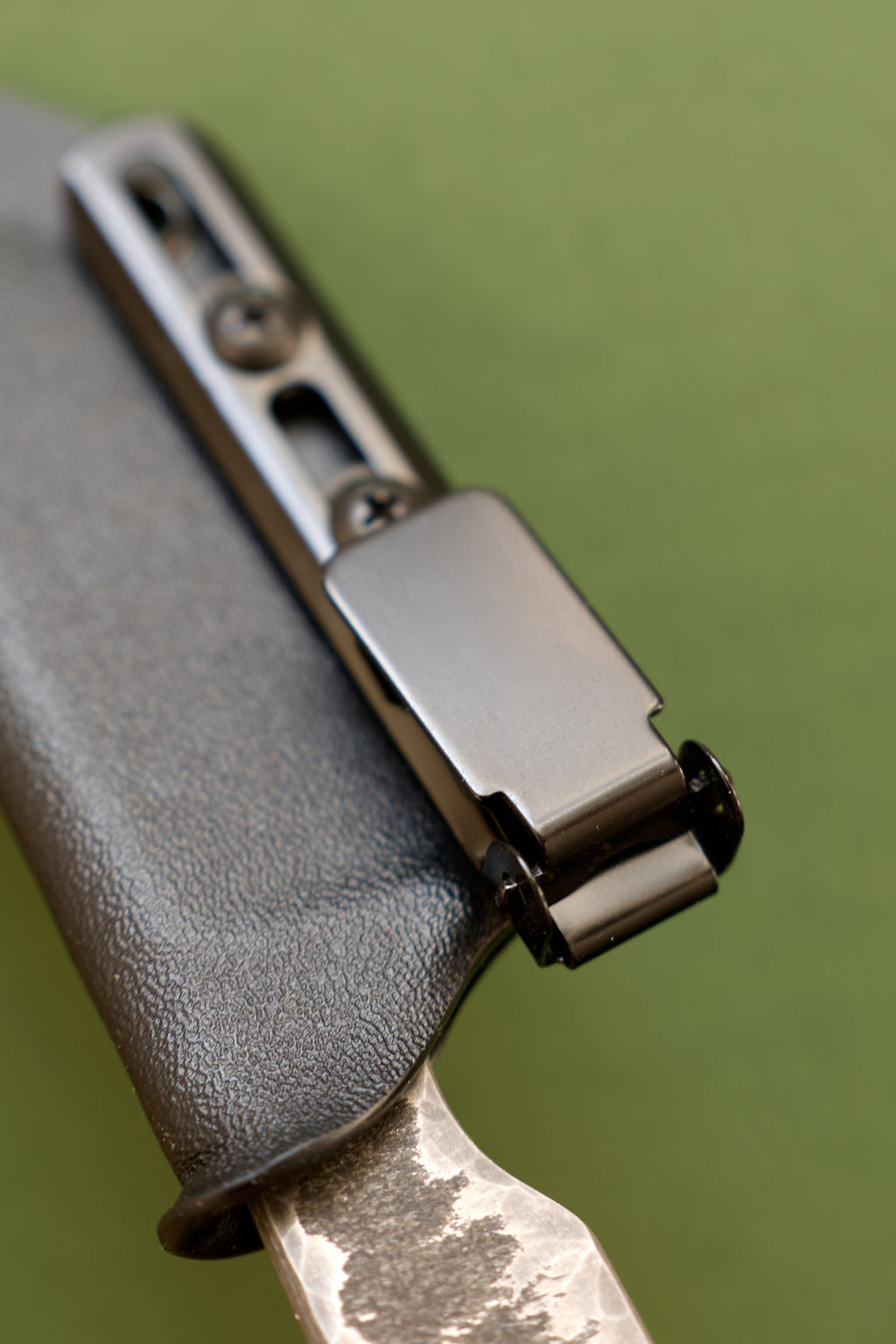 The versatile belt pocket clip.