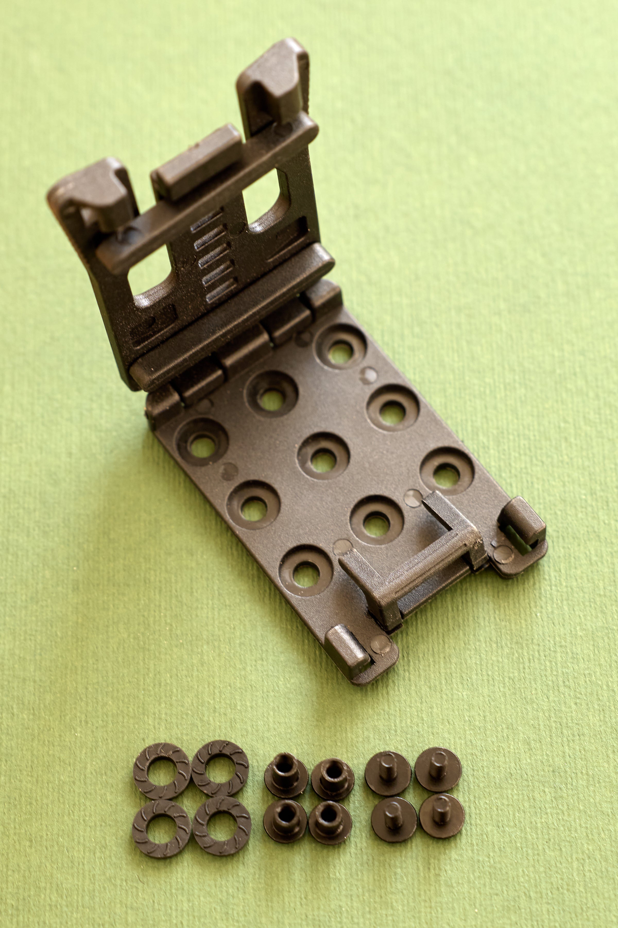 The belt clip waist clamp.