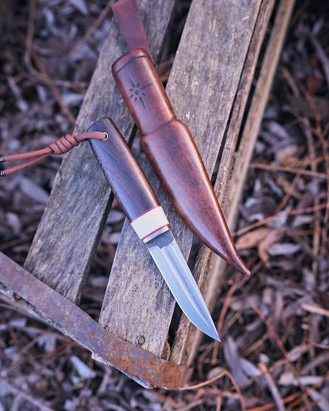 The puukko n690 steel.