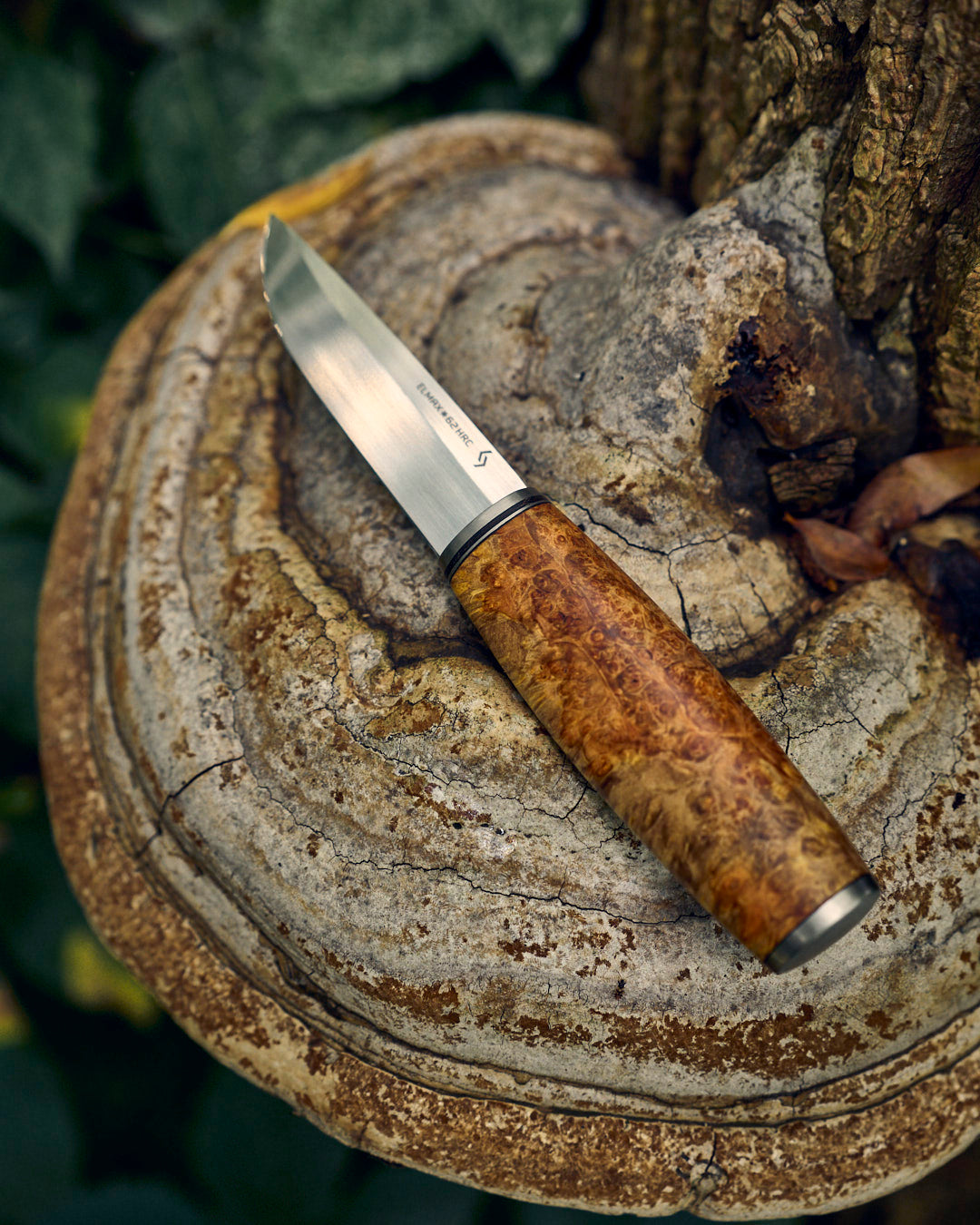 The Elmax powder steel puukko knife.